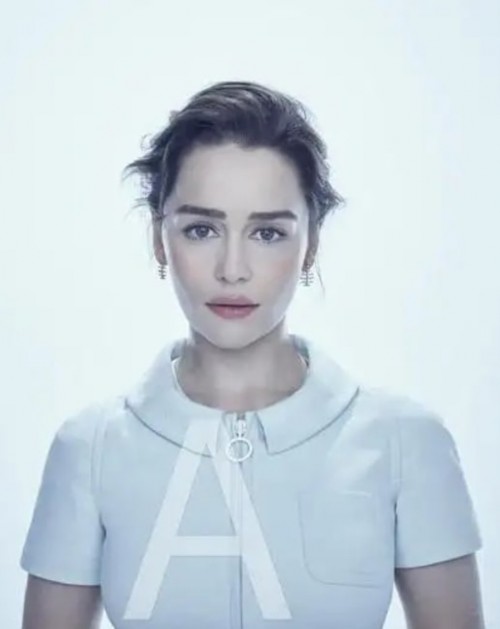 Emilia-Clarke-61045.jpg