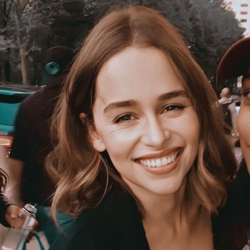 Emilia-Clarke-6104964f96dceaad61d5f.jpg