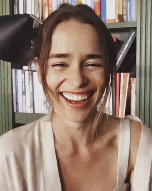 Emilia-Clarke-61074.jpg