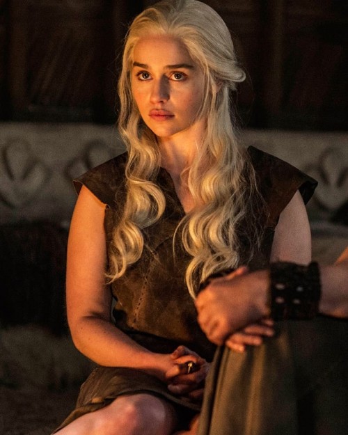 Emilia-Clarke-610793cce1097a837a375.jpg