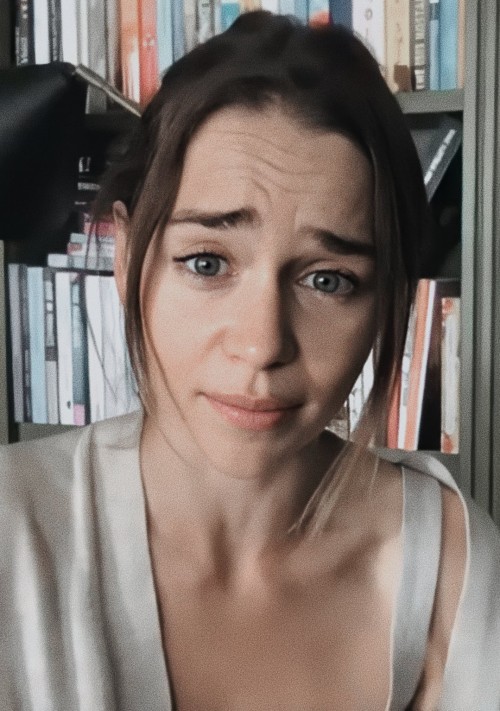 Emilia-Clarke-610841928234f0fed243a.jpg
