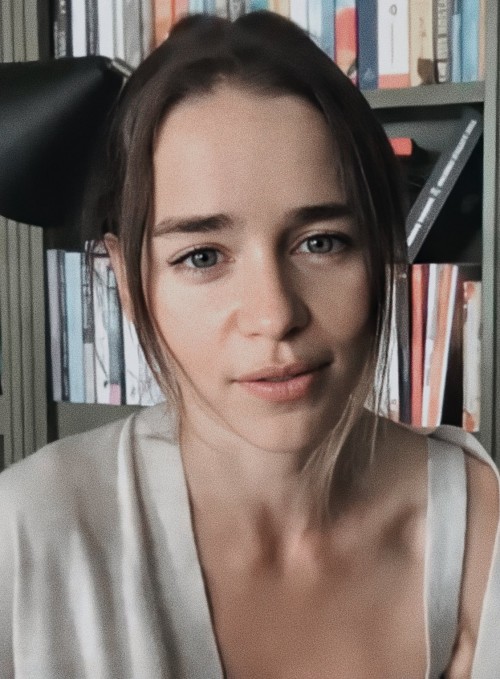 Emilia-Clarke-61085.jpg