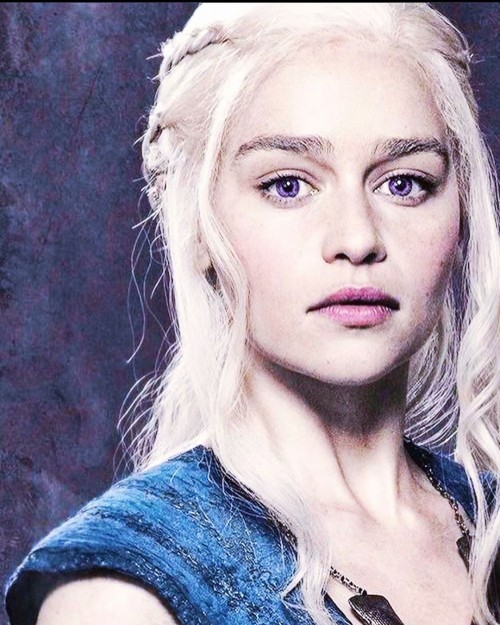 Emilia-Clarke-61089.jpg