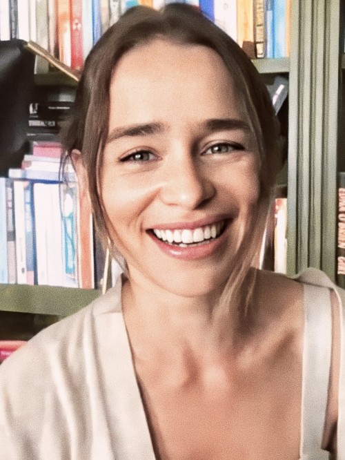 Emilia-Clarke-61100.jpg