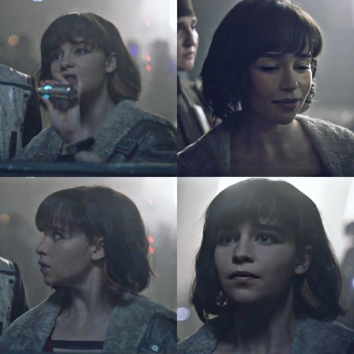 Emilia-Clarke-61104387d00f5755c638a.jpg