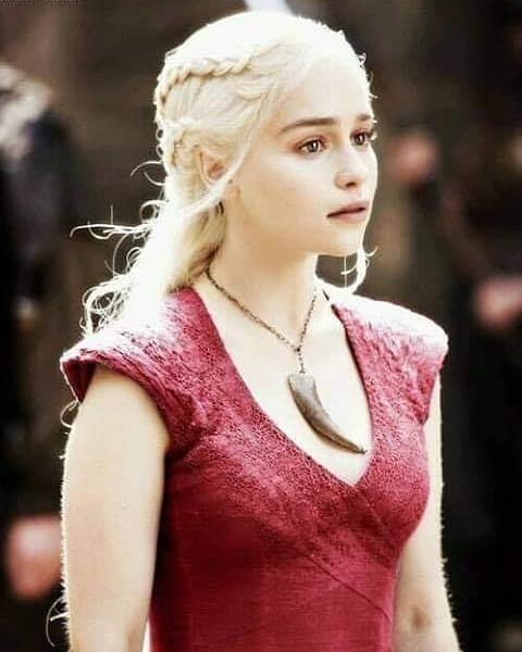 Emilia-Clarke-61220.jpg