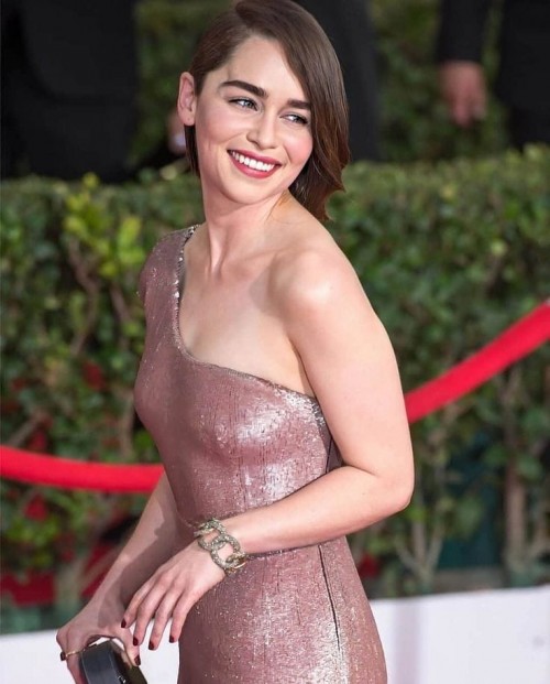 Emilia-Clarke-61242.jpg