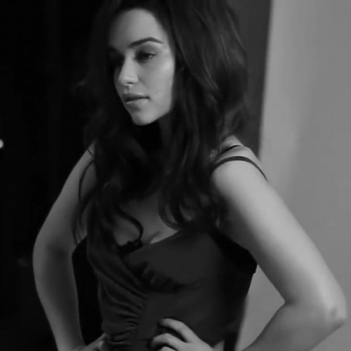 Emilia-Clarke-61267.jpg