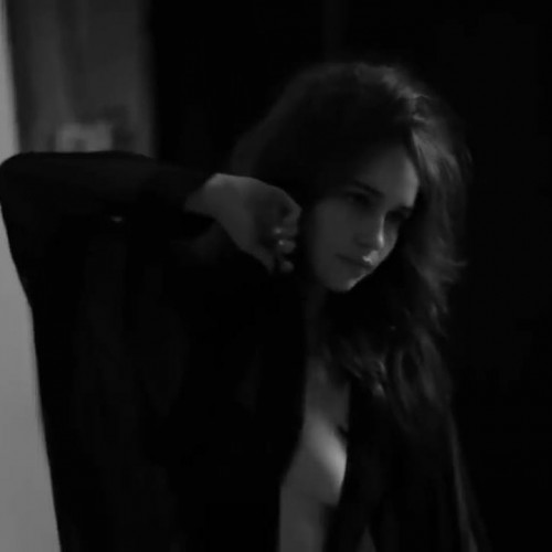 Emilia-Clarke-61270.jpg