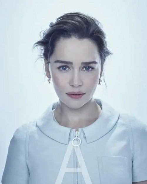 Emilia-Clarke-61393.jpg