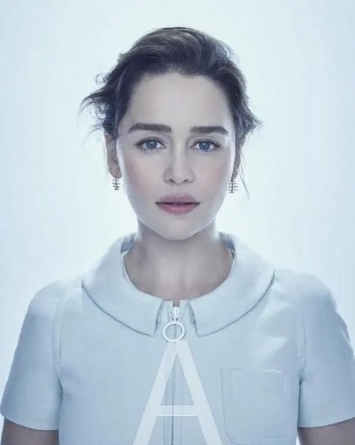 Emilia-Clarke-61395.jpg