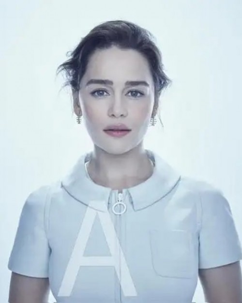 Emilia-Clarke-61396.jpg
