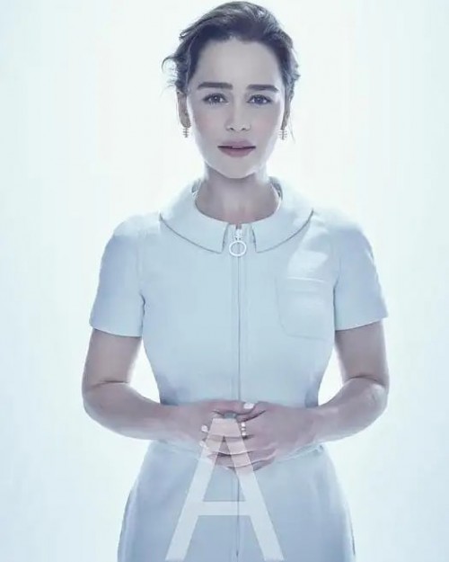 Emilia-Clarke-61398.jpg