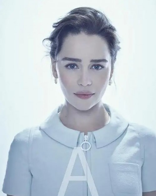 Emilia-Clarke-61399.jpg