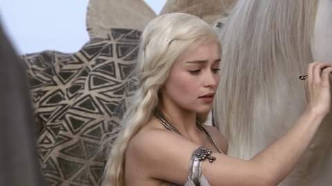 Emilia-Clarke-61896.jpg