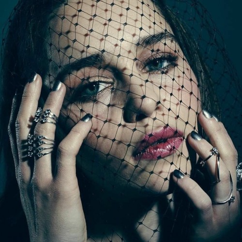 Emilia-Clarke-61910.jpg