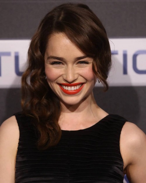 Emilia-Clarke-62500.jpg