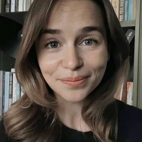 Emilia-Clarke-62844.jpg