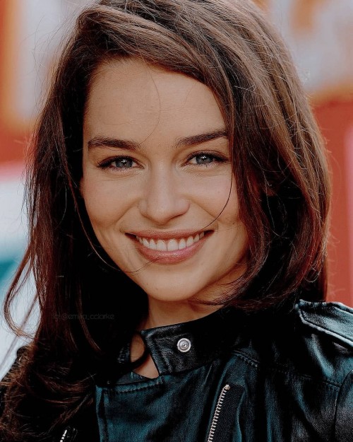 Emilia-Clarke-62865.jpg