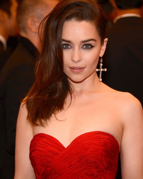 Emilia-Clarke-63000.jpg