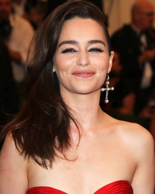 Emilia-Clarke-63043.jpg