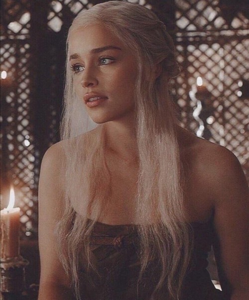 Emilia-Clarke-63249.jpg