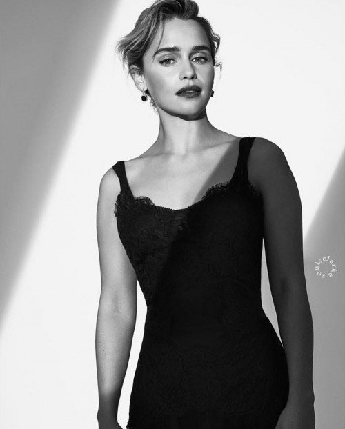 Emilia-Clarke-64195.jpg