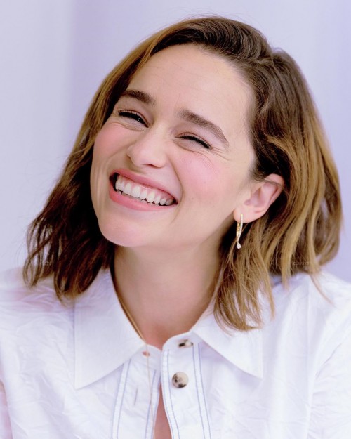 Emilia-Clarke-64401.jpg