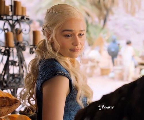 Emilia-Clarke-64476.jpg