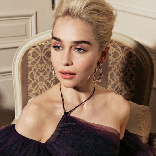 Emilia-Clarke-64494.jpg