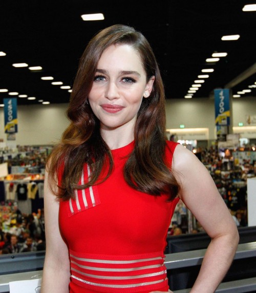 Emilia-Clarke-64875.jpg