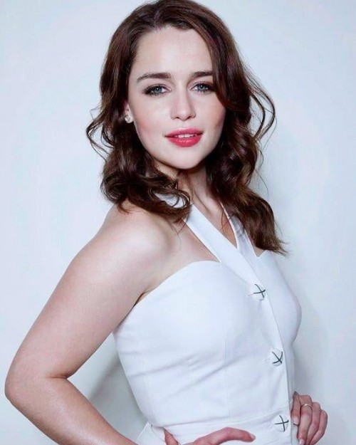 Emilia-Clarke-64884.jpg