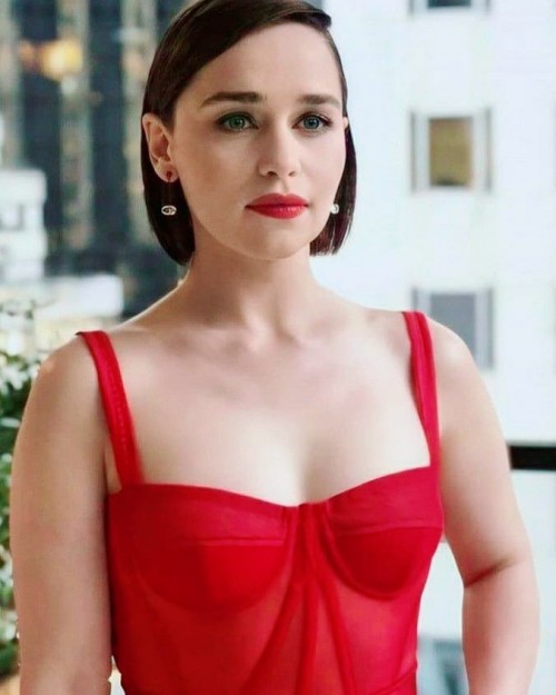 Emilia-Clarke-64893.jpg