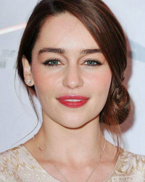 Emilia-Clarke-64905.jpg