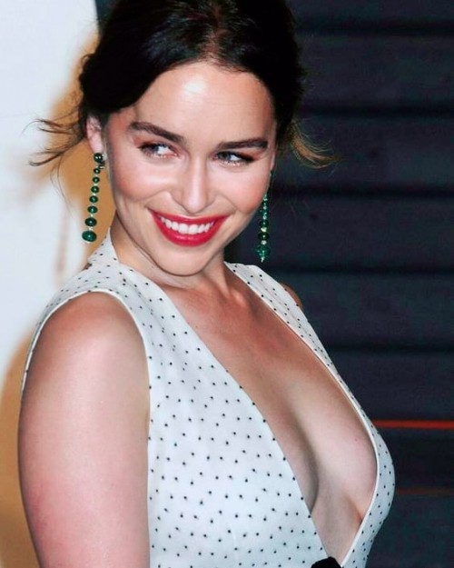 Emilia-Clarke-64907.jpg