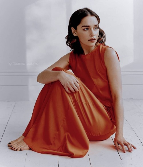 Emilia-Clarke-64938.jpg