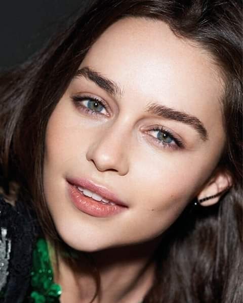 Emilia-Clarke-65085.jpg