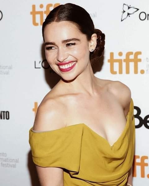 Emilia-Clarke-65089.jpg