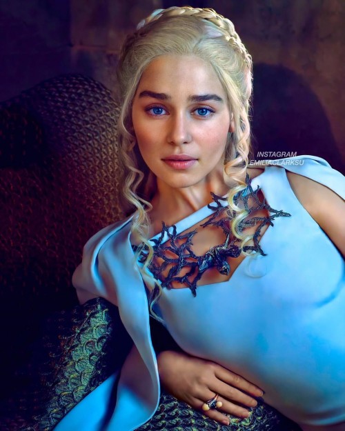 Emilia-Clarke-65790.jpg