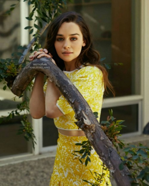 Emilia-Clarke-66120.jpg