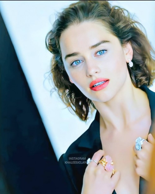 Emilia-Clarke-66251.jpg