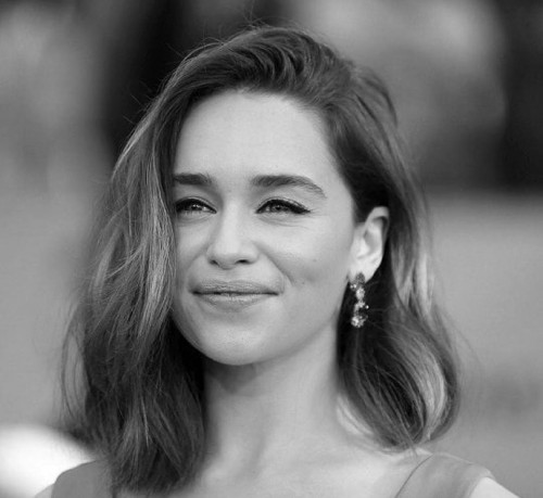 Emilia-Clarke-70283932fa97a1f97d9ce.jpg