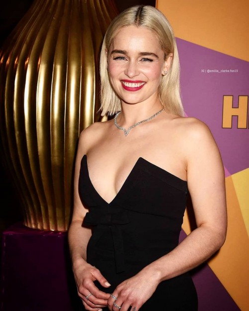 Emilia-Clarke-7028663e70467207fe5b4.jpg