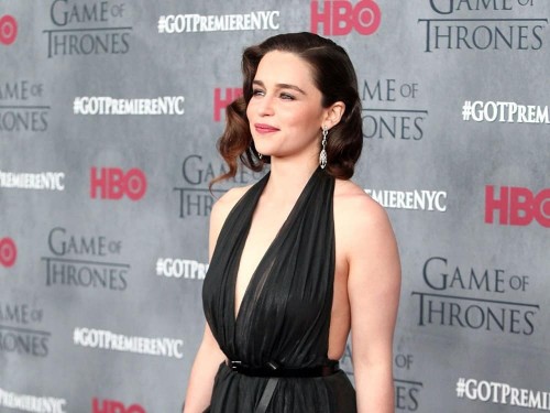 Emilia-Clarke-70303a6a9302f117c1b2f.jpg