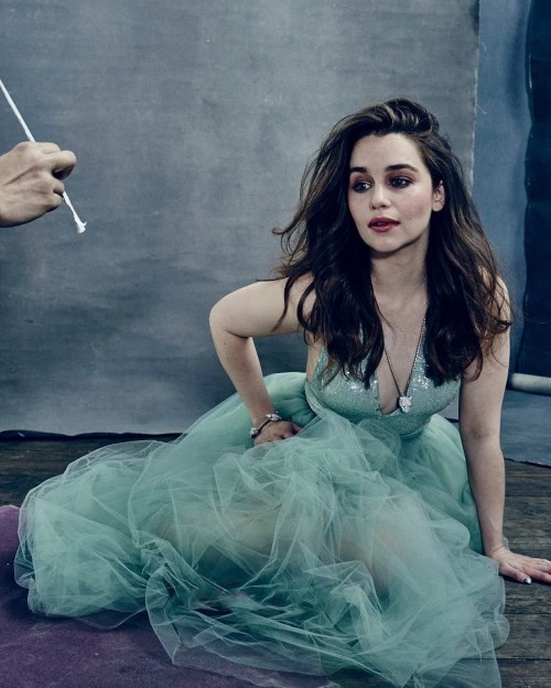 Emilia-Clarke-7031444d6566c5e531a64.jpg