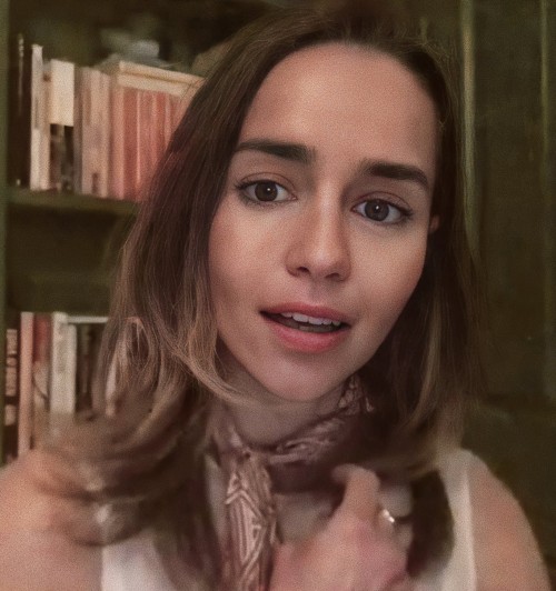 Emilia-Clarke-70325.jpg