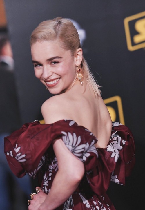 Emilia-Clarke-70342.jpg