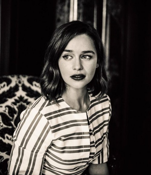 Emilia-Clarke-70368594a0af3d6bdc397.jpg