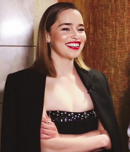 Emilia-Clarke-705262c89aea4a251510d.jpg