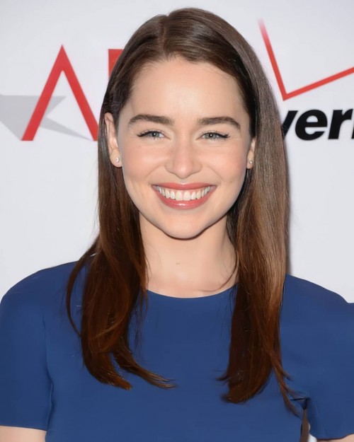 Emilia-Clarke-70532aaa3a17c98e0303b.jpg